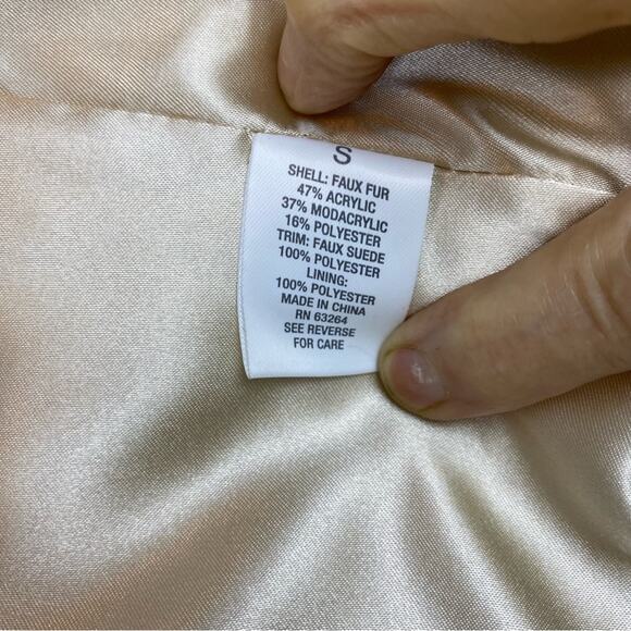 EUC ROZ & ALI Small Faux Fur Vest Faux Suede Trim Dble Snap Zip - Picture 7 of 10
